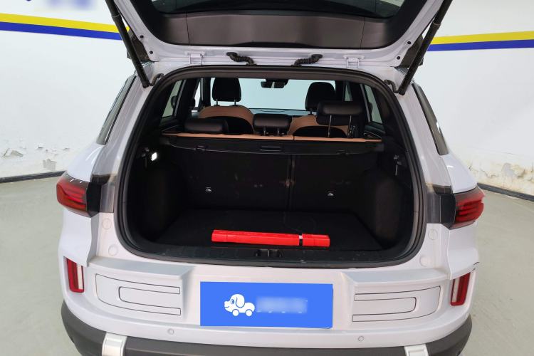 Used Geely Auto icon 2025 Linglong 1.5TD Jinxi Edition Trunk