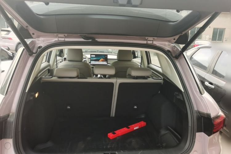 Used Geely Auto icon 2025 Linglong 1.5TD Qingcheng Edition Trunk
