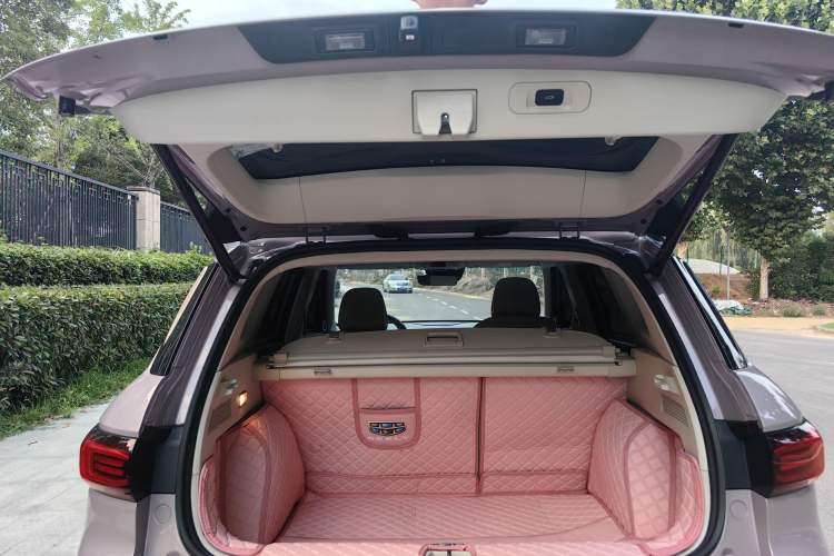 Used Geely Auto icon 2025 Linglong 1.5TD Ruyi Edition Trunk