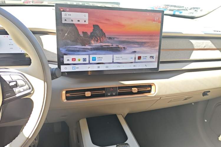 Used Geely Auto icon 2025 Linglong 1.5TD Jinxi Edition Audio And AC Panel