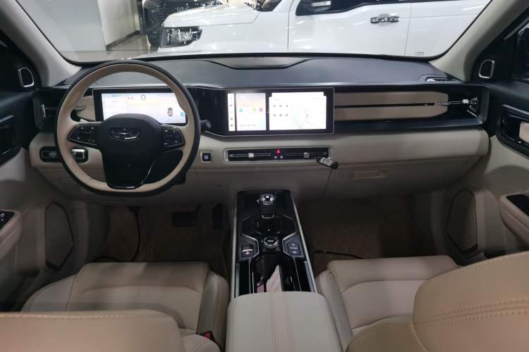 Used Geely Auto icon 2025 Linglong 1.5TD Qingcheng Edition Center Console