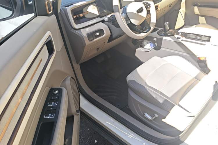 Used Geely Auto icon 2025 Linglong 1.5TD Jinxi Edition Driver Seat