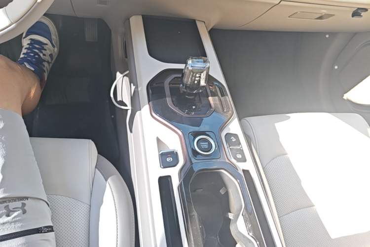 Used Geely Auto icon 2025 Linglong 1.5TD Jinxi Edition Gear Lever