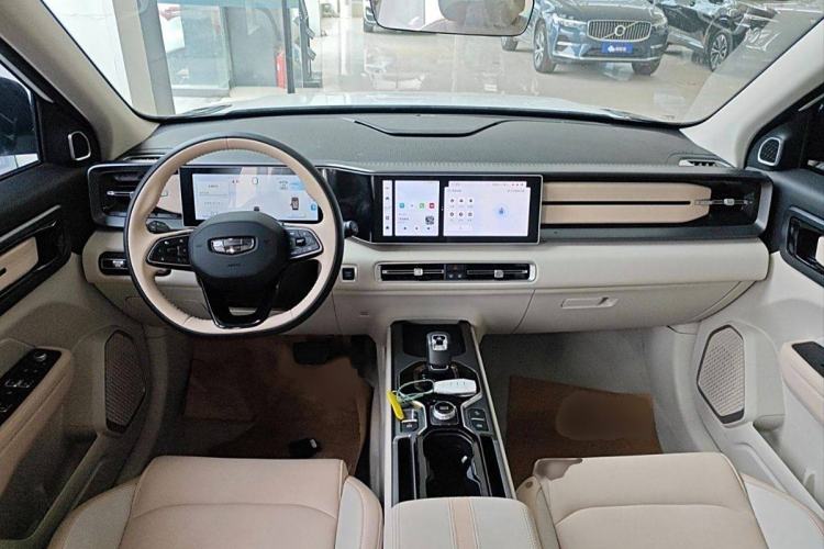 Used Geely Auto icon 2025 Linglong 1.5TD Ruyi Edition Interior 1