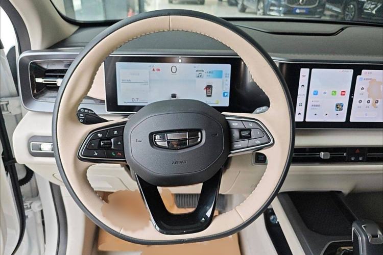 Used Geely Auto icon 2025 Linglong 1.5TD Ruyi Edition Interior 2