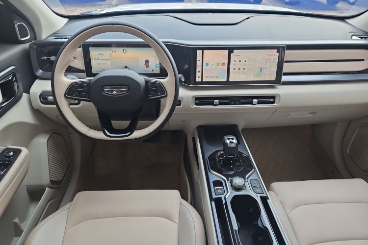 Used Geely Auto icon 2025 Linglong 1.5TD Qingcheng Edition Interior 3