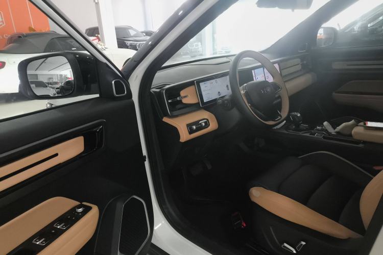 Used Geely Auto icon 2025 Linglong 1.5TD Ruyi Edition Interior 3