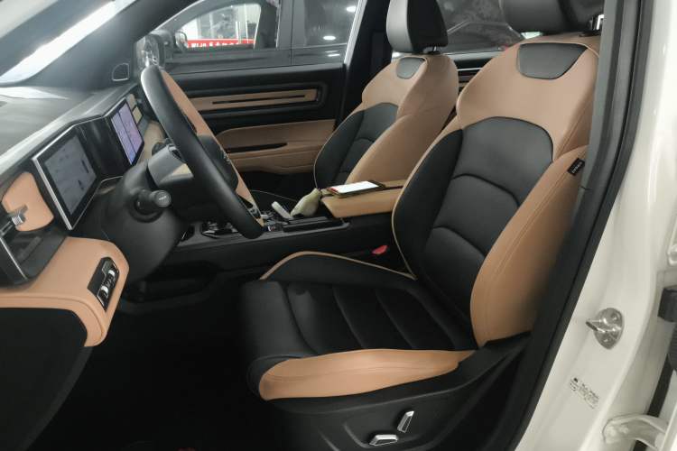 Used Geely Auto icon 2025 Linglong 1.5TD Ruyi Edition Left Front Seat