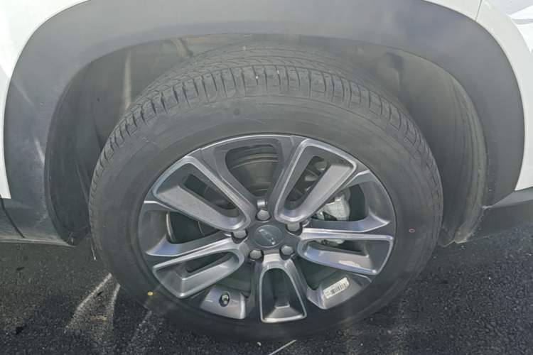 Used Geely Auto icon 2025 Linglong 1.5TD Jinxi Edition Right Front Wheel Hub