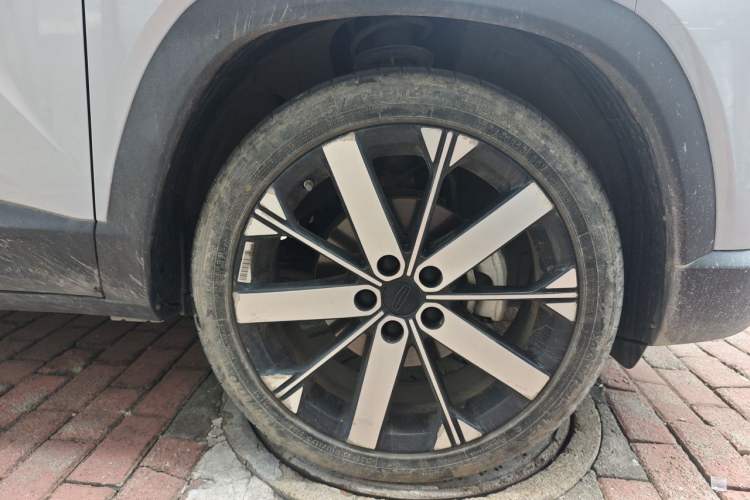 Used Geely Auto icon 2025 Linglong 1.5TD Ruyi Edition Right Front Wheel Hub