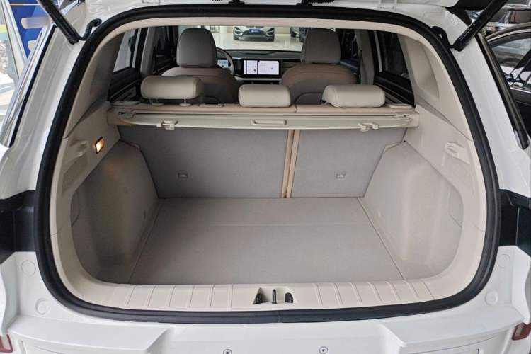Used Geely Auto icon 2025 Linglong 1.5TD Ruyi Edition Trunk