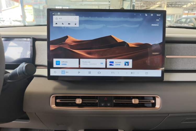 Used Geely Auto icon 2026 Model Chocolate 1.5TD Pure & Refined Edition Audio And AC Panel