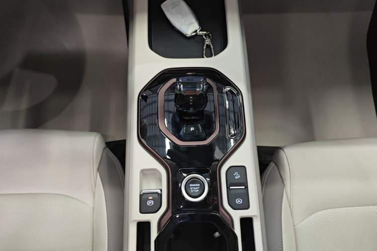 Used Geely Auto icon 2026 Model Chocolate 1.5TD Pure & Refined Edition Gear Lever