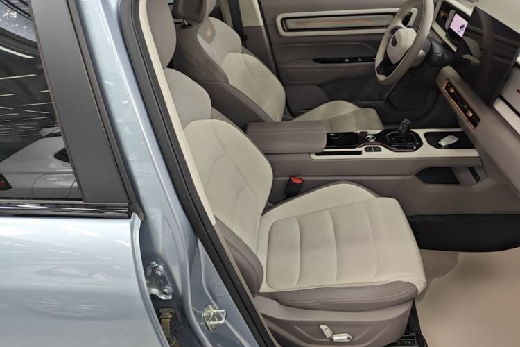 Used Geely Auto icon 2026 Model Chocolate 1.5TD Pure & Refined Edition Right Front Seat