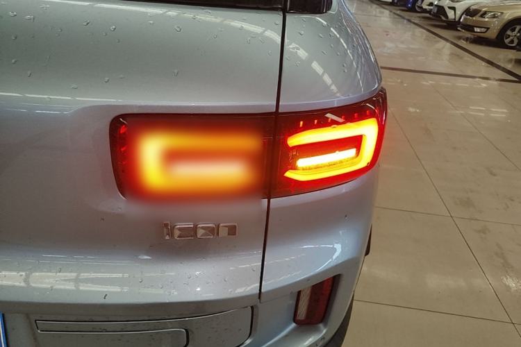 Used Geely Auto icon 2026 Model Chocolate 1.5TD Pure & Refined Edition Right Rear Taillight