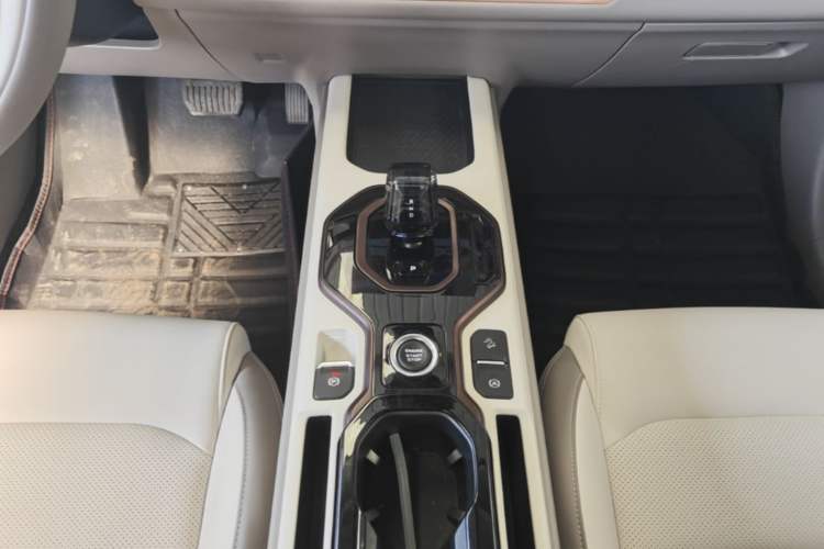 Used Geely Auto icon 2026 Model Chocolate 1.5TD Pure & Refined Edition Gear Lever