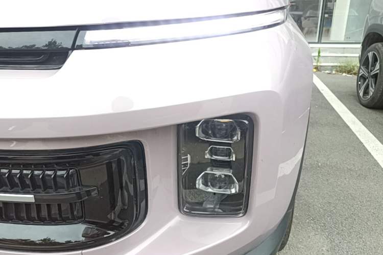 Used Geely Auto icon 2026 Model Chocolate 1.5TD Pure & Refined Edition Left Front Headlight
