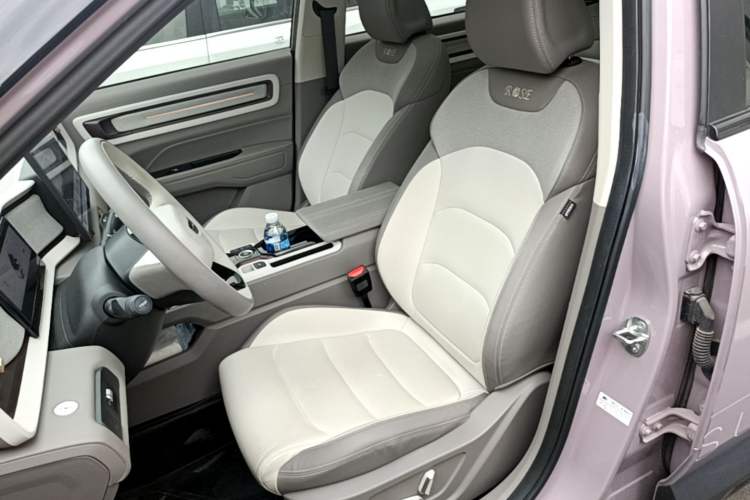 Used Geely Auto icon 2026 Model Chocolate 1.5TD Pure & Refined Edition Left Front Seat