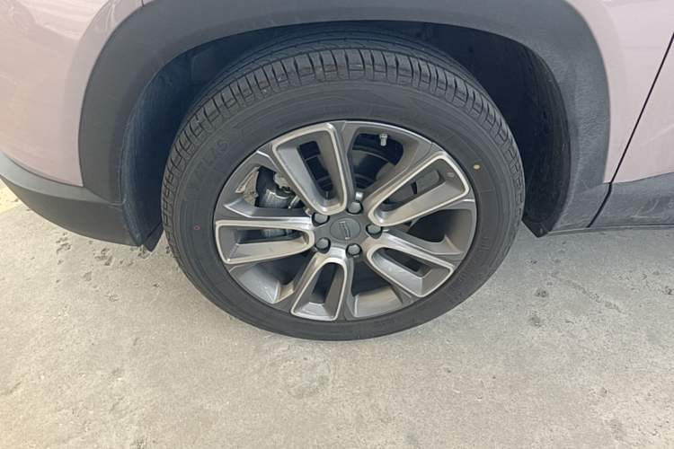 Used Geely Auto icon 2026 Model Chocolate 1.5TD Pure & Refined Edition Left Front Wheel Hub