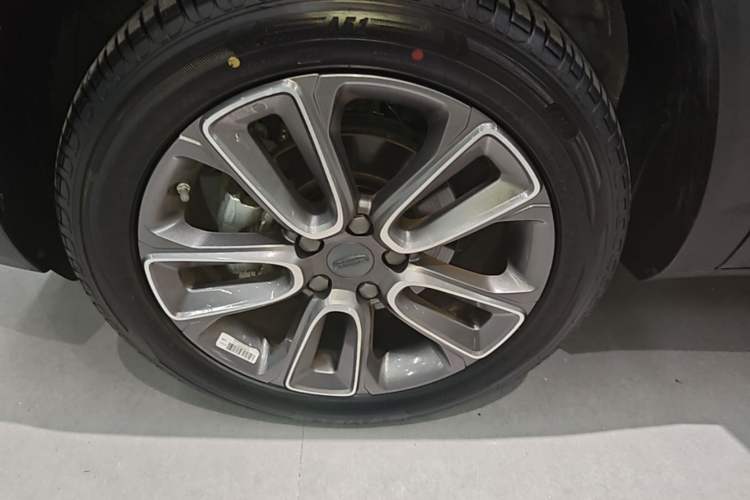 Used Geely Auto icon 2026 Model Chocolate 1.5TD Pure & Refined Edition Left Front Wheel Hub