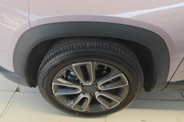 Used Geely Auto icon 2026 Model Chocolate 1.5TD Pure & Refined Edition Left Front Wheel Hub