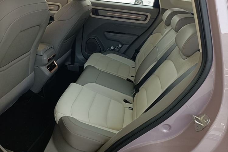 Used Geely Auto icon 2026 Model Chocolate 1.5TD Pure & Refined Edition Left Rear Seat