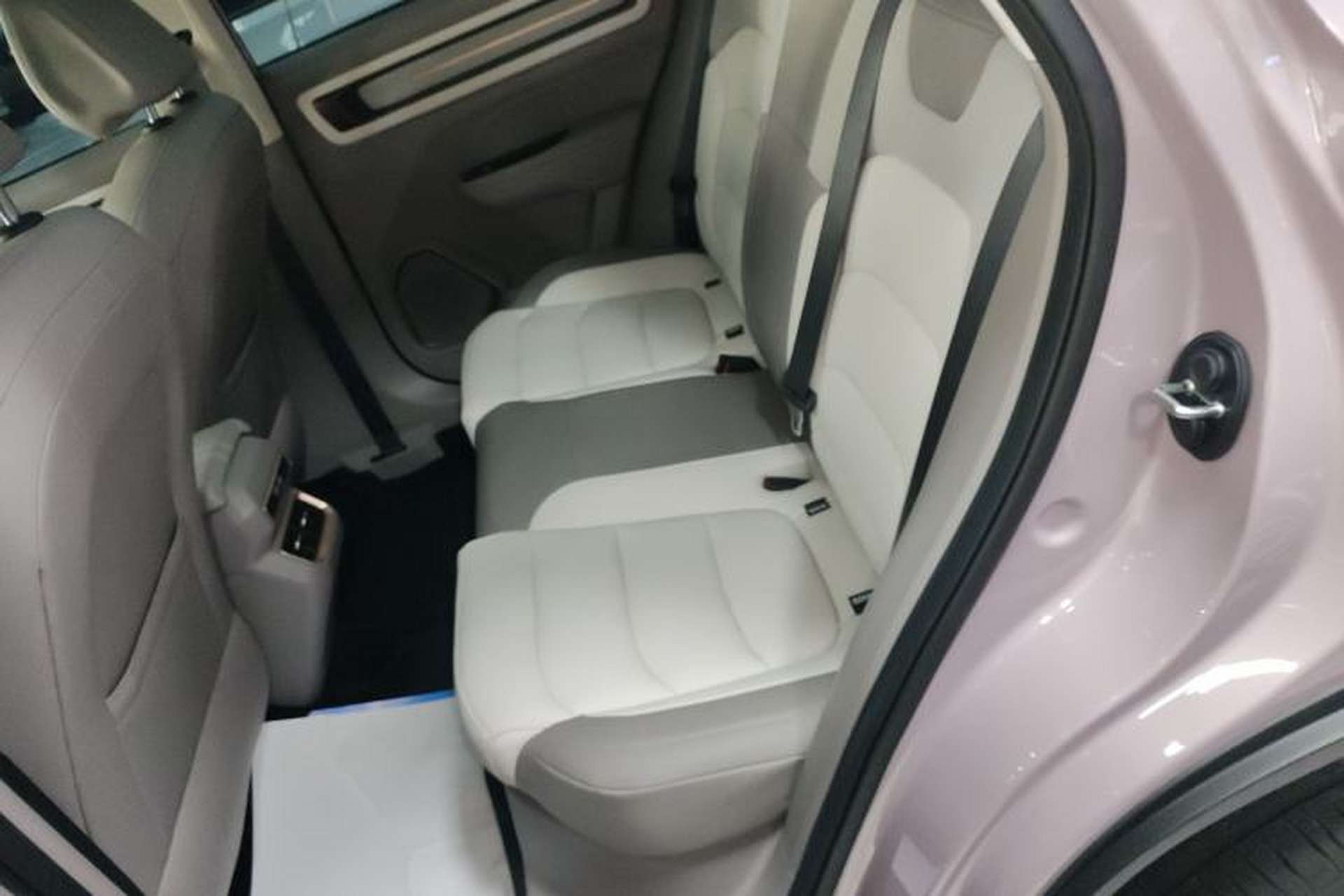 Used Geely Auto icon 2026 Model Chocolate 1.5TD Pure & Refined Edition Left Rear Seat
