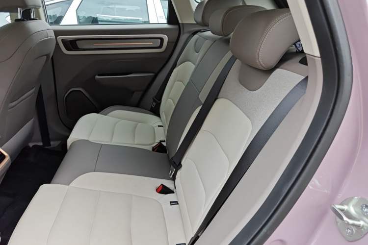 Used Geely Auto icon 2026 Model Chocolate 1.5TD Pure & Refined Edition Left Rear Seat