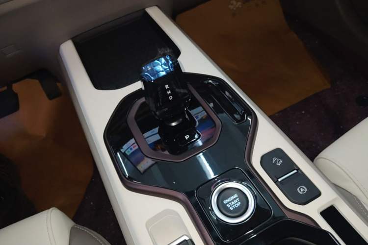 Used Geely Auto icon 2026 Model Chocolate 1.5TD Pure & Ingenious Edition Gear Lever