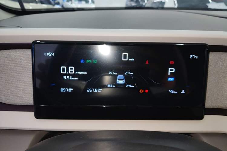 Used Geely Auto icon 2026 Model Chocolate 1.5TD Pure & Ingenious Edition Instrument Cluster