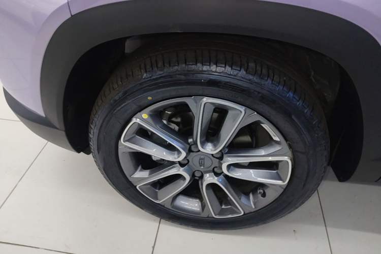Used Geely Auto icon 2026 Model Chocolate 1.5TD Pure & Ingenious Edition Left Front Wheel Hub