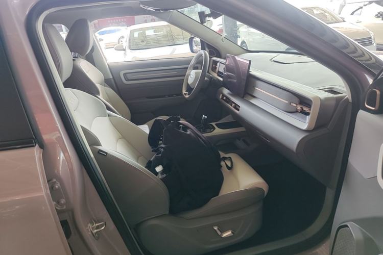 Used Geely Auto icon 2026 Model Chocolate 1.5TD Pure & Refined Edition Right Front Seat