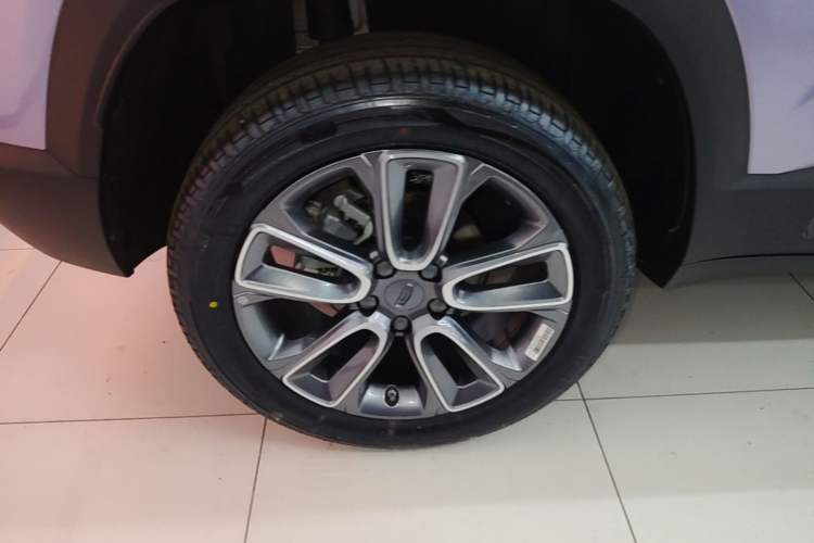 Used Geely Auto icon 2026 Model Chocolate 1.5TD Pure & Ingenious Edition Right Rear Wheel Hub