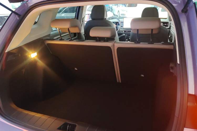 Used Geely Auto icon 2026 Model Chocolate 1.5TD Pure & Ingenious Edition Trunk