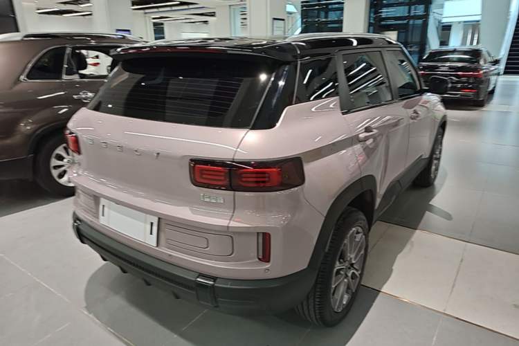 Used Geely Auto icon 2026 Model Chocolate 1.5TD Pure & Refined Edition Rear Right 45 Deg