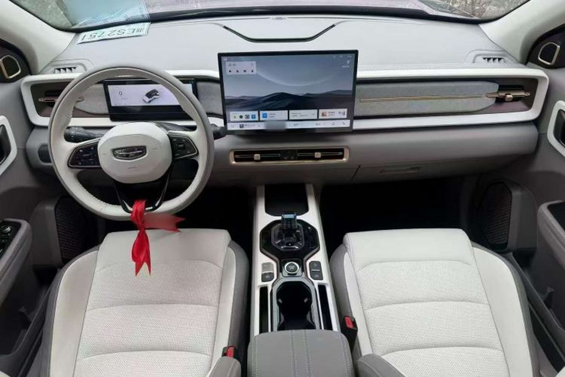 Used Geely Auto icon 2026 Model Chocolate 1.5TD Pure & Refined Edition Interior 2