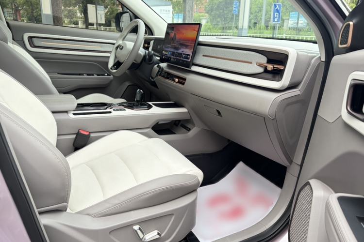 Used Geely Auto icon 2026 Model Chocolate 1.5TD Pure & Refined Edition Right Front Seat