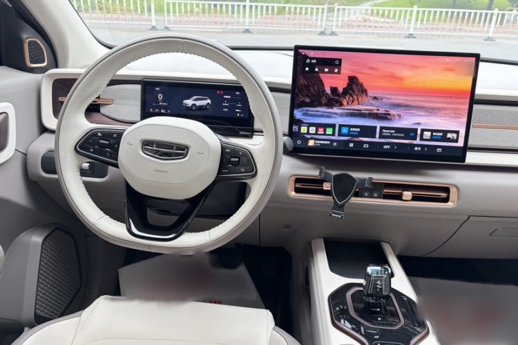 Used Geely Auto icon 2026 Model Chocolate 1.5TD Pure & Refined Edition Steering Wheel