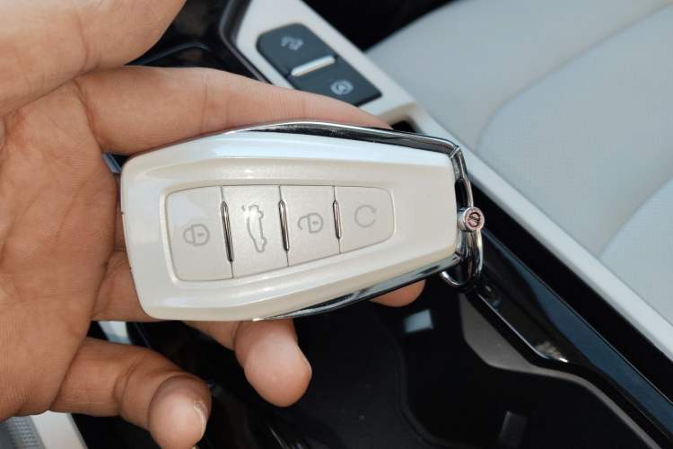 Used Geely Auto icon 2026 Model Chocolate 1.5TD Pure & Refined Edition Vehicle Key