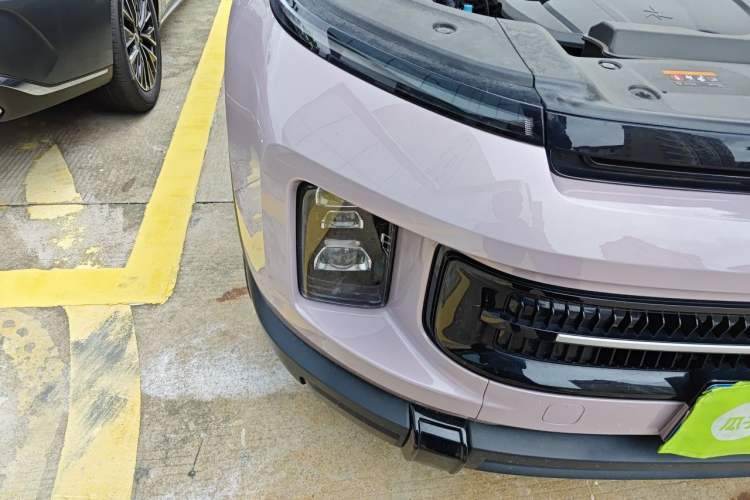 Used Geely Auto icon 2026 Model Chocolate 1.5TD Pure & Refined Edition Right Front Headlight
