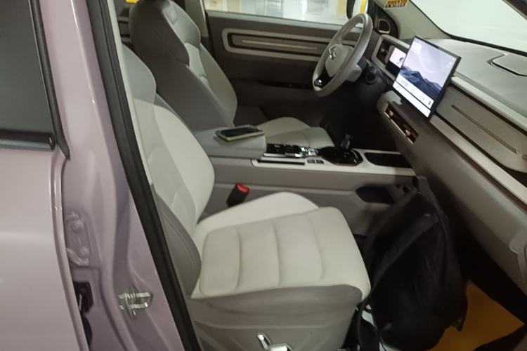 Used Geely Auto icon 2026 Model Chocolate 1.5TD Pure & Refined Edition Right Front Seat