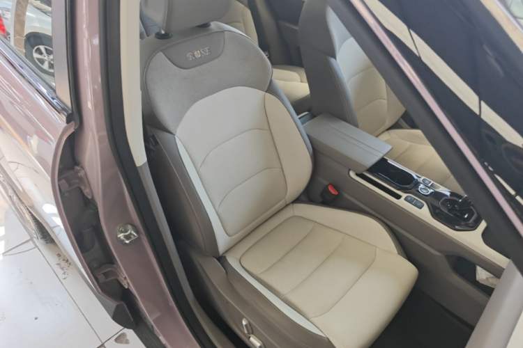 Used Geely Auto icon 2026 Model Chocolate 1.5TD Pure & Refined Edition Right Front Seat