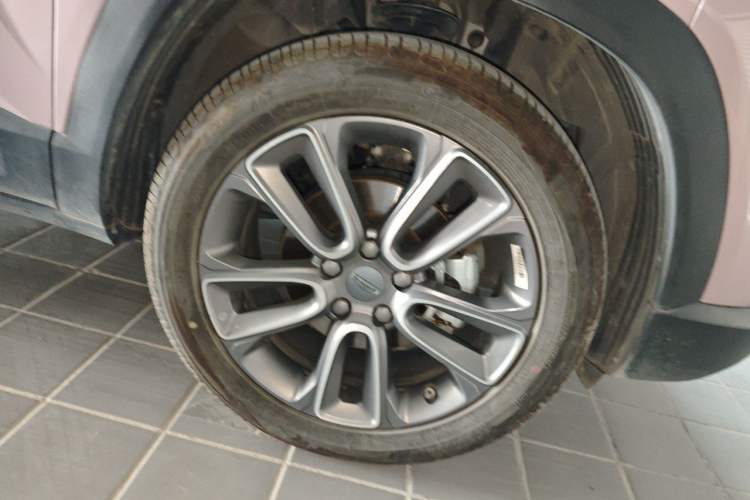Used Geely Auto icon 2026 Model Chocolate 1.5TD Pure & Refined Edition Right Front Wheel Hub