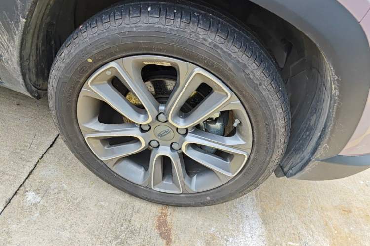 Used Geely Auto icon 2026 Model Chocolate 1.5TD Pure & Refined Edition Right Front Wheel Hub