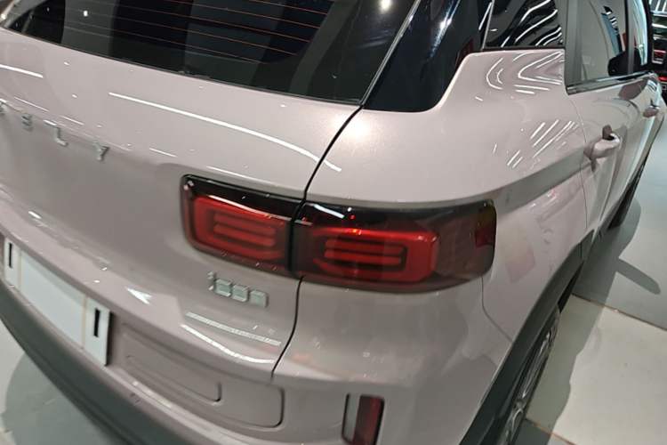 Used Geely Auto icon 2026 Model Chocolate 1.5TD Pure & Refined Edition Right Rear Taillight