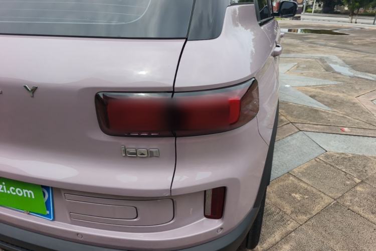 Used Geely Auto icon 2026 Model Chocolate 1.5TD Pure & Refined Edition Right Rear Taillight