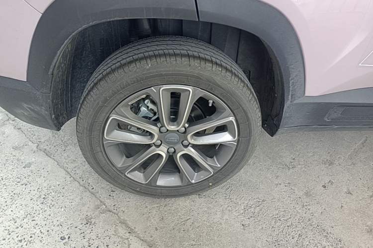 Used Geely Auto icon 2026 Model Chocolate 1.5TD Pure & Refined Edition Right Rear Wheel Hub