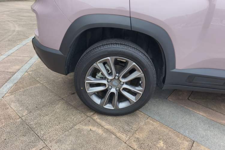 Used Geely Auto icon 2026 Model Chocolate 1.5TD Pure & Refined Edition Right Rear Wheel Hub