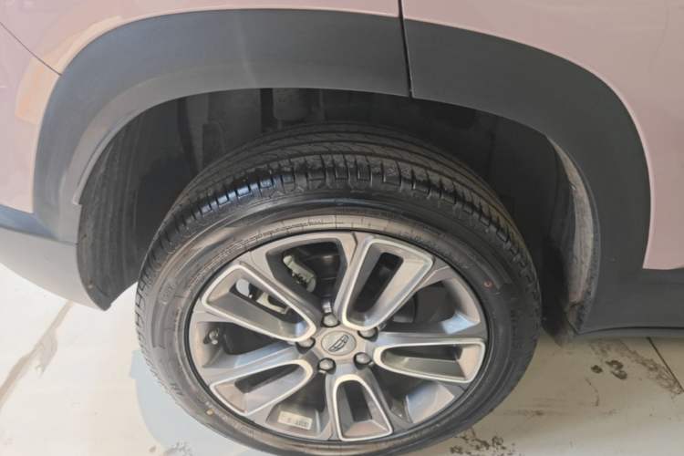 Used Geely Auto icon 2026 Model Chocolate 1.5TD Pure & Refined Edition Right Rear Wheel Hub