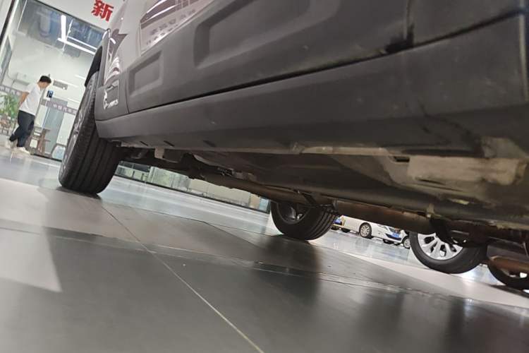 Used Geely Auto icon 2026 Model Chocolate 1.5TD Pure & Refined Edition Right Side Sill